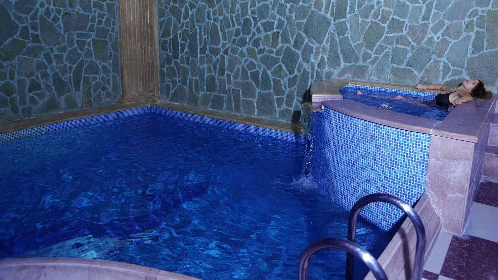 Swimming pool of Sochi Palace hotel in yerevan